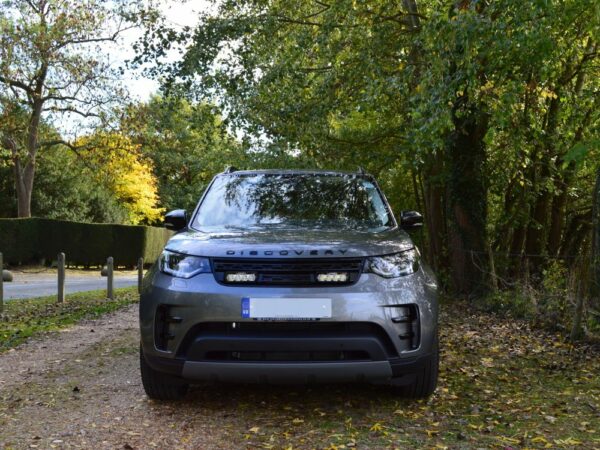 Pročitajte više o članku Lazer Lamps Grille LED light set – ST Evolution – Land Rover Discovery 5 (2018+)